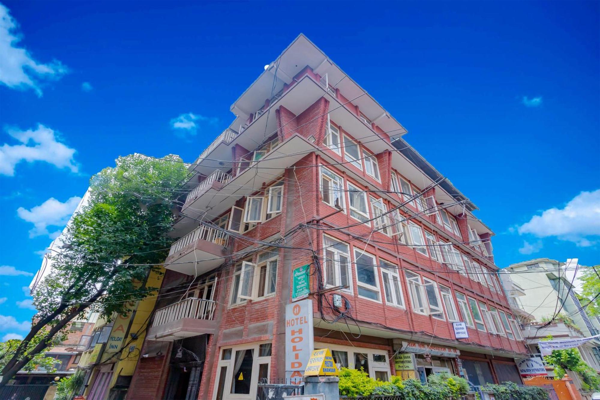 Oyo 795 Hotel Holiday Inn Kathmandu Exterior photo
